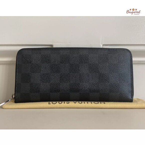 Authentic Louis Vuitton Gray Black Damier Graphite Canvas Zippy Organizer Wallet - Picture 4 of 13